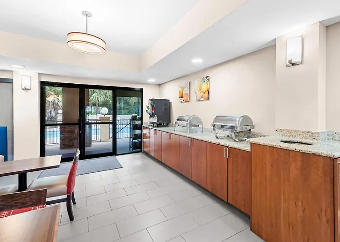 Comfort Suites Mobile East Bay
