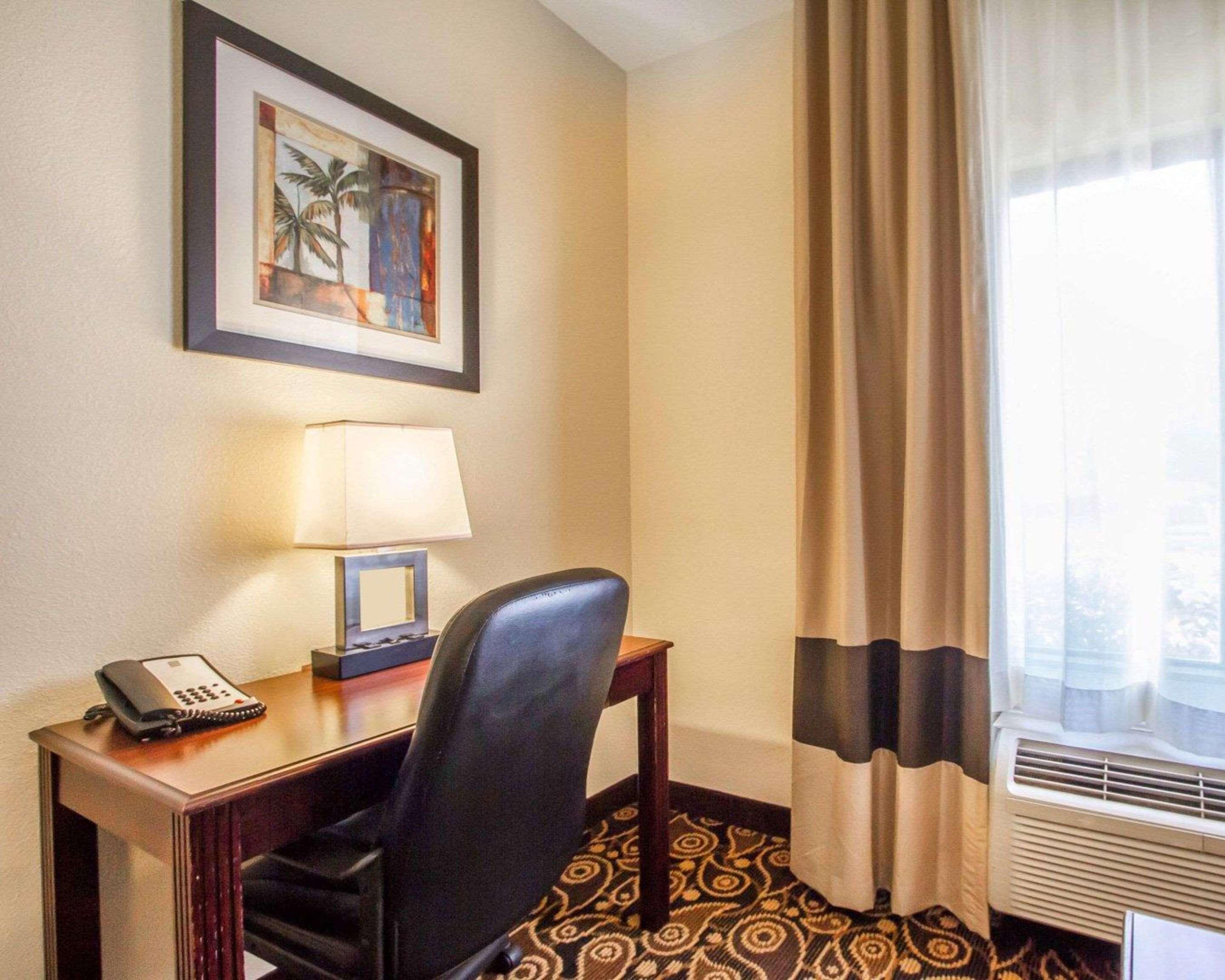 Hotel Comfort Mobile East Bay