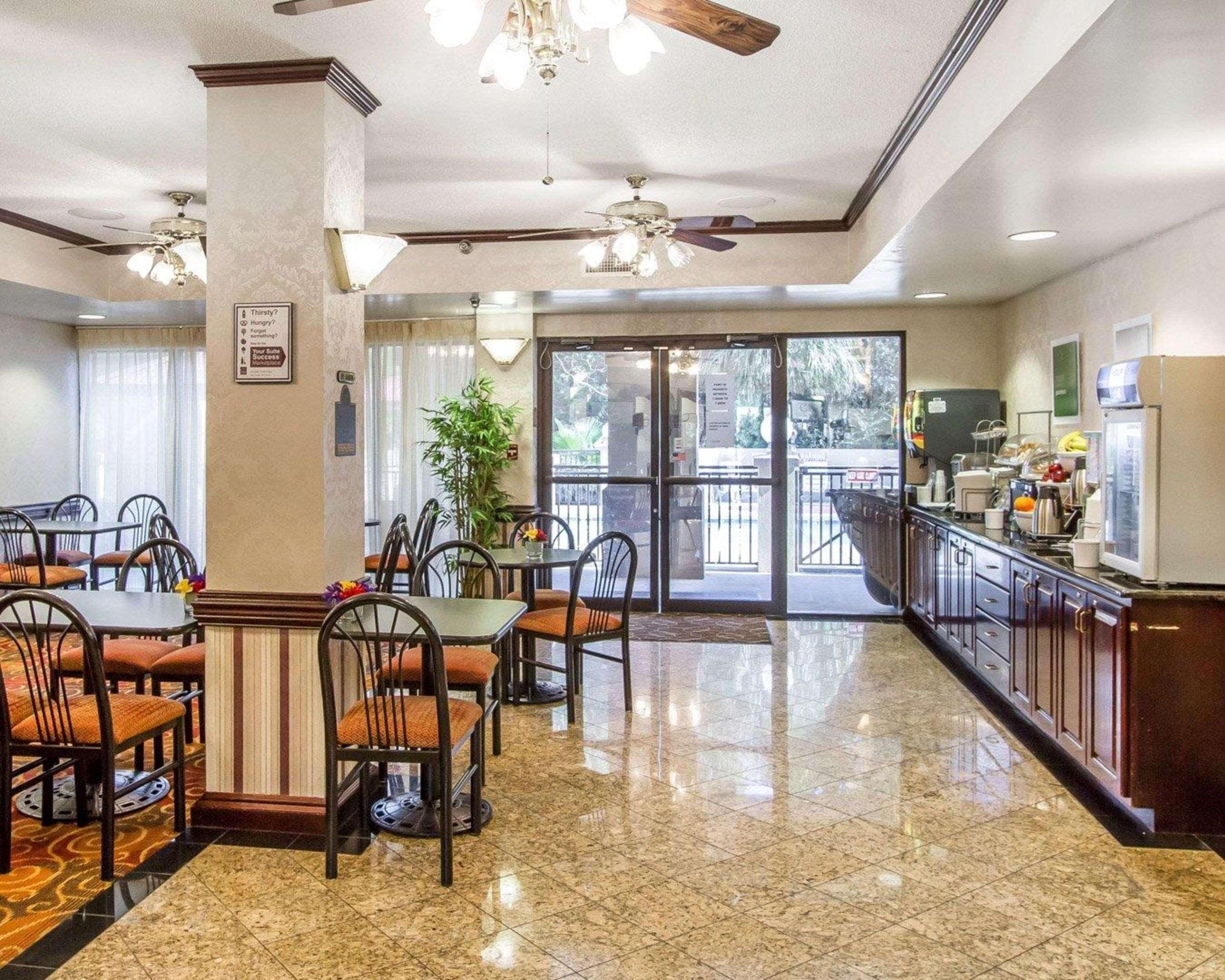 Hotel Comfort Mobile East Bay 3*