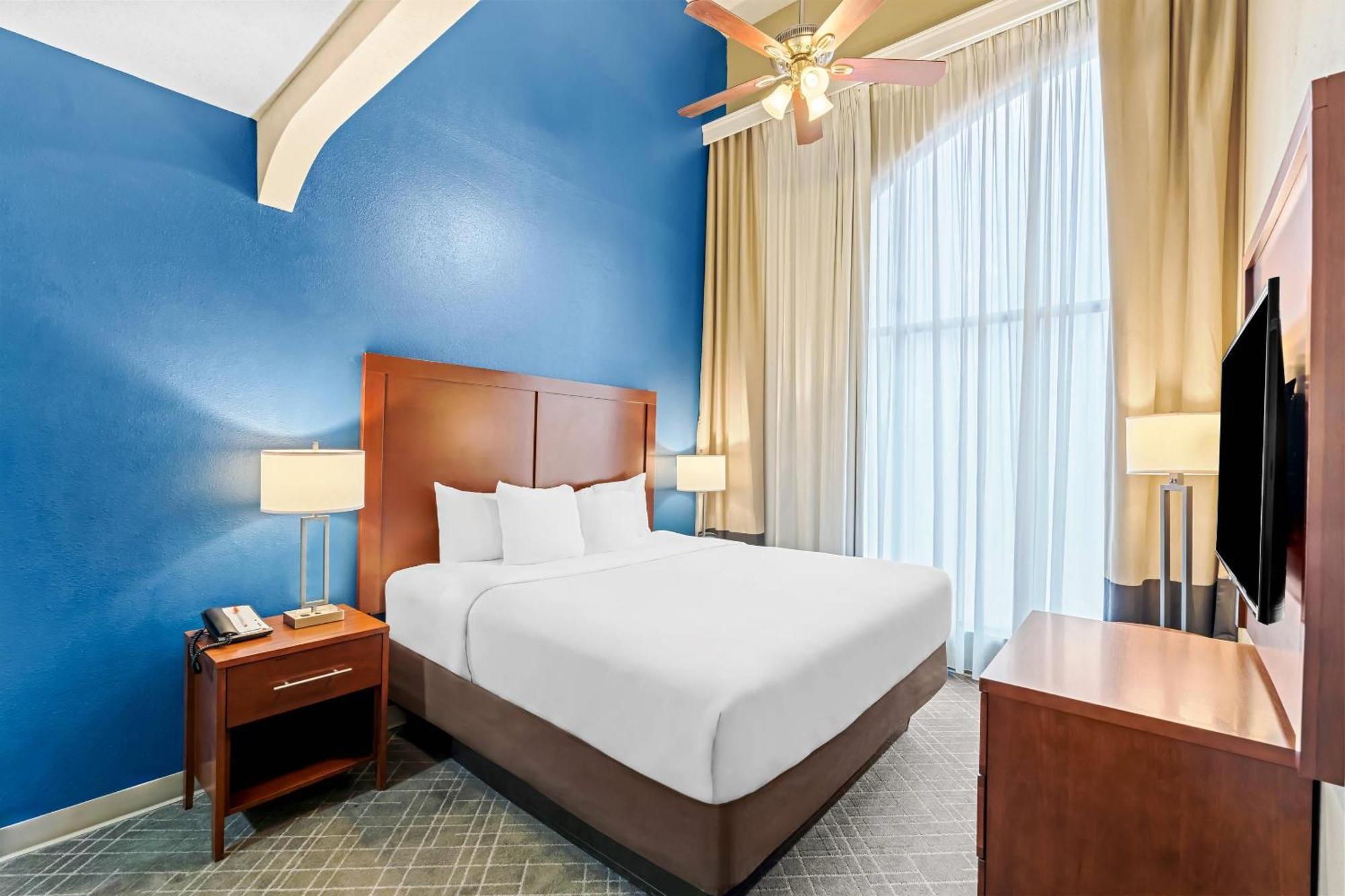 Comfort Mobile East Bay Hotel 3*