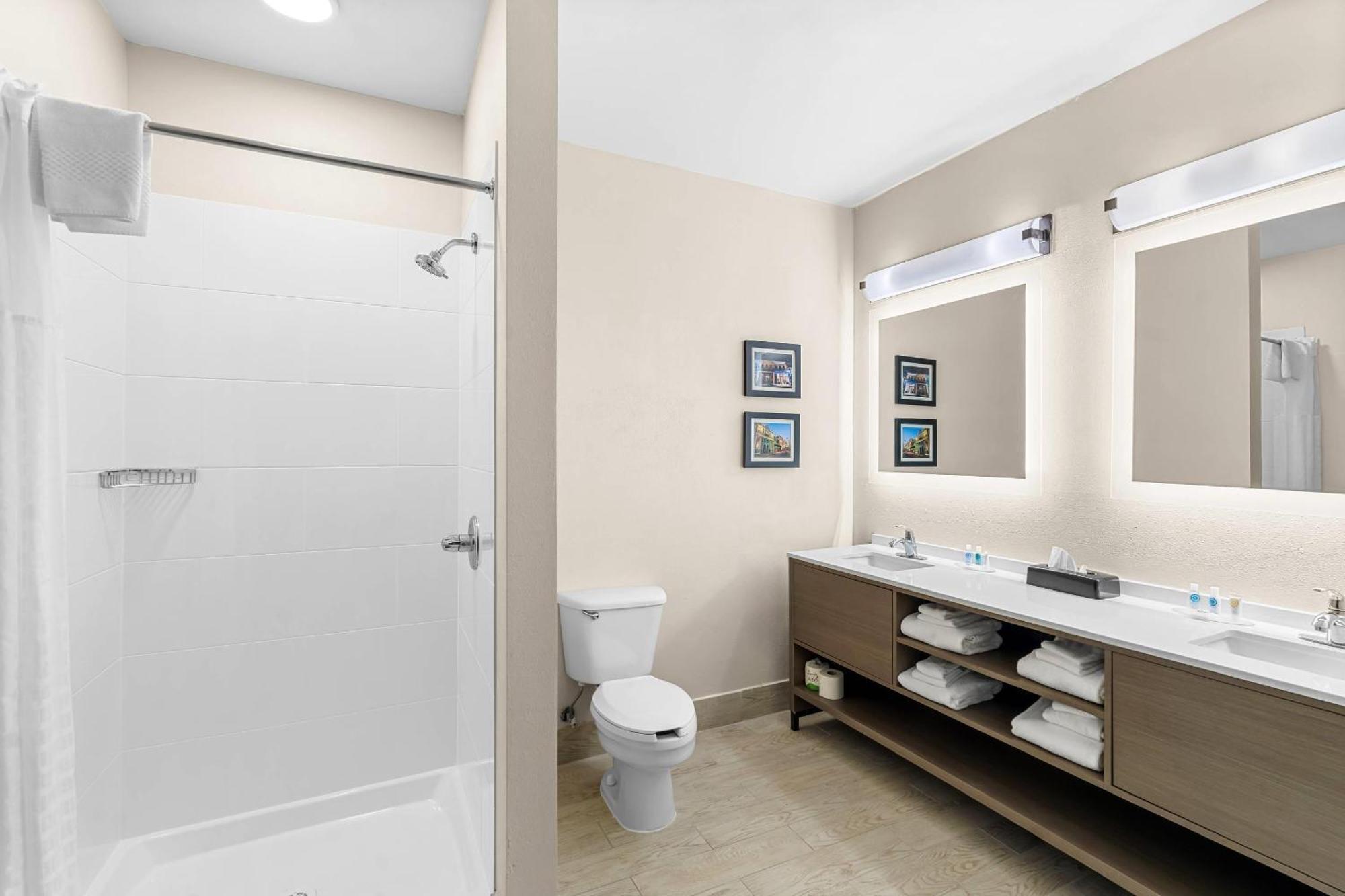 Hotel Comfort Mobile East Bay 3*